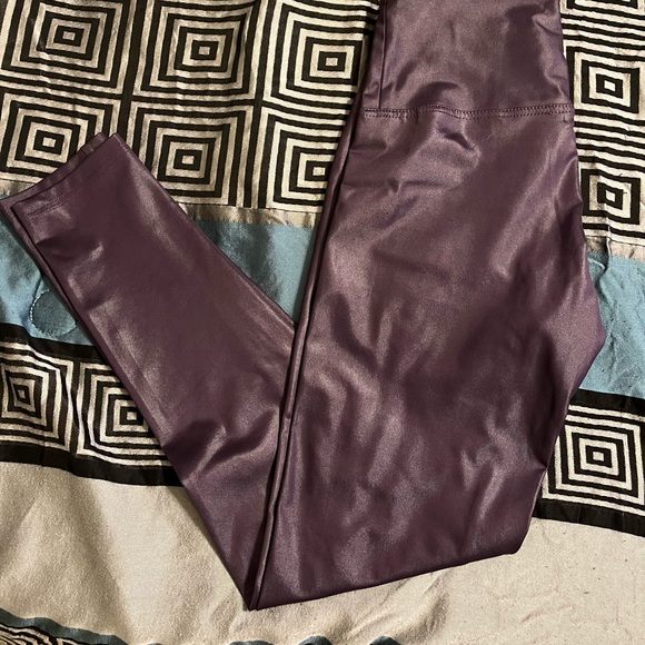 Zobha Pants & Jumpsuits Zobha Shiny Leggings Poshmark